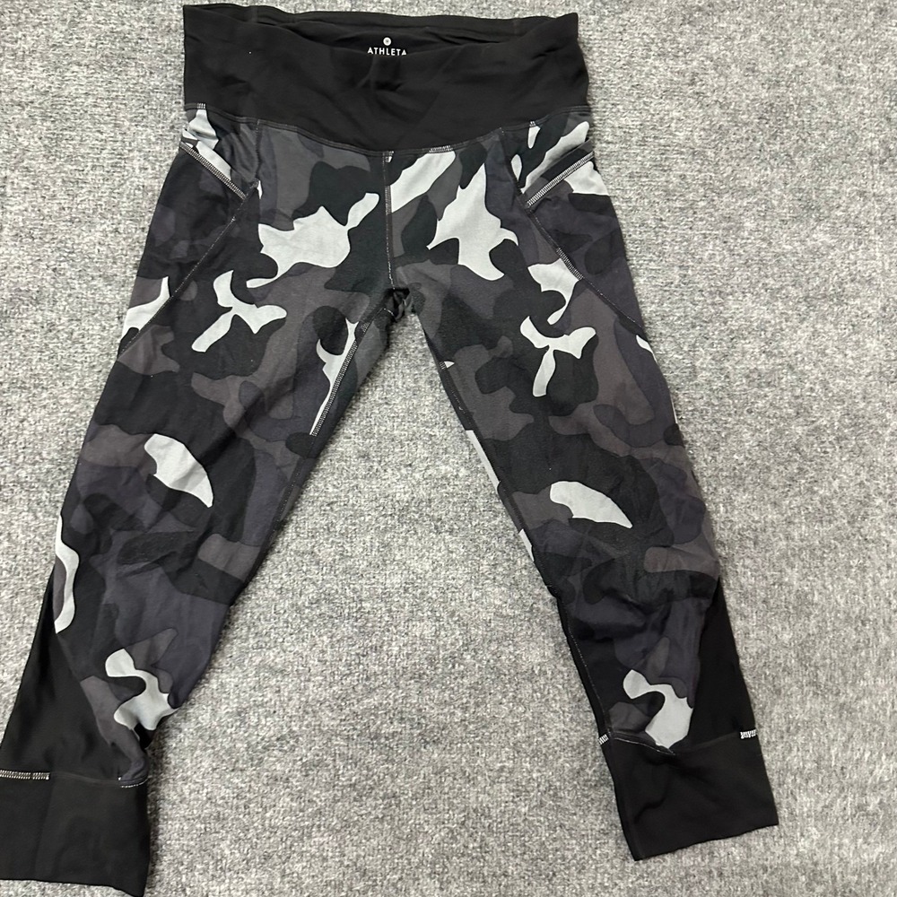 Athleta Leggings Womens Size M Grey Camo Cropped High Rise Athletic Yoga Pants